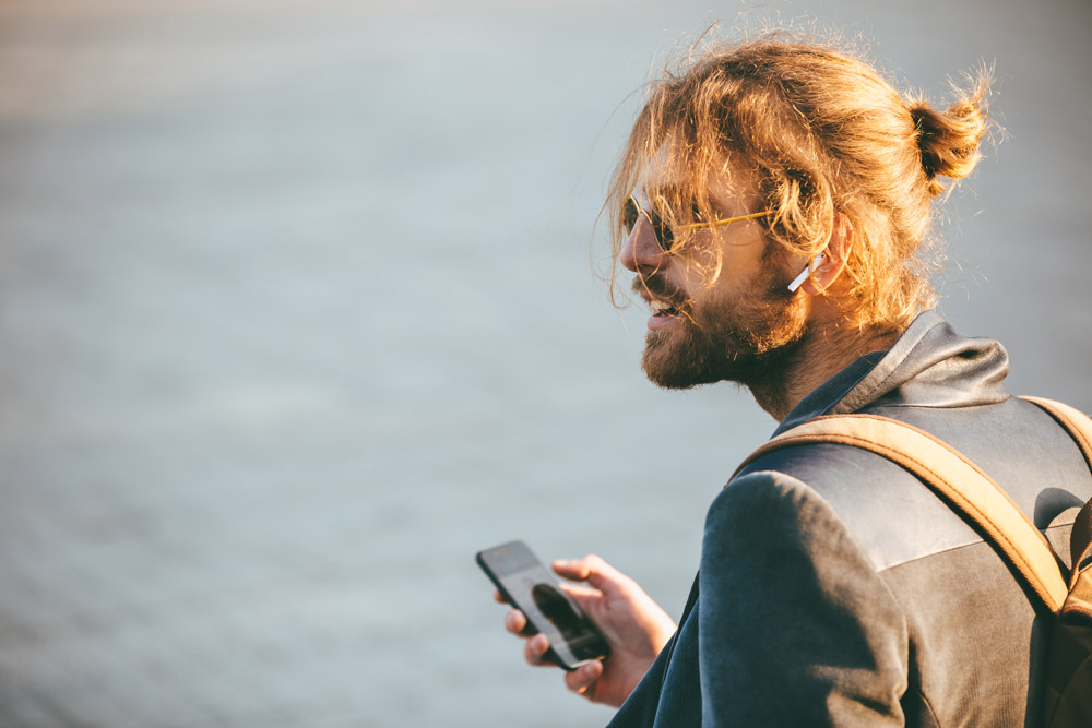 homme au telephone